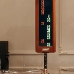 Рулетка в казино - колесо и игровой стол с фишками